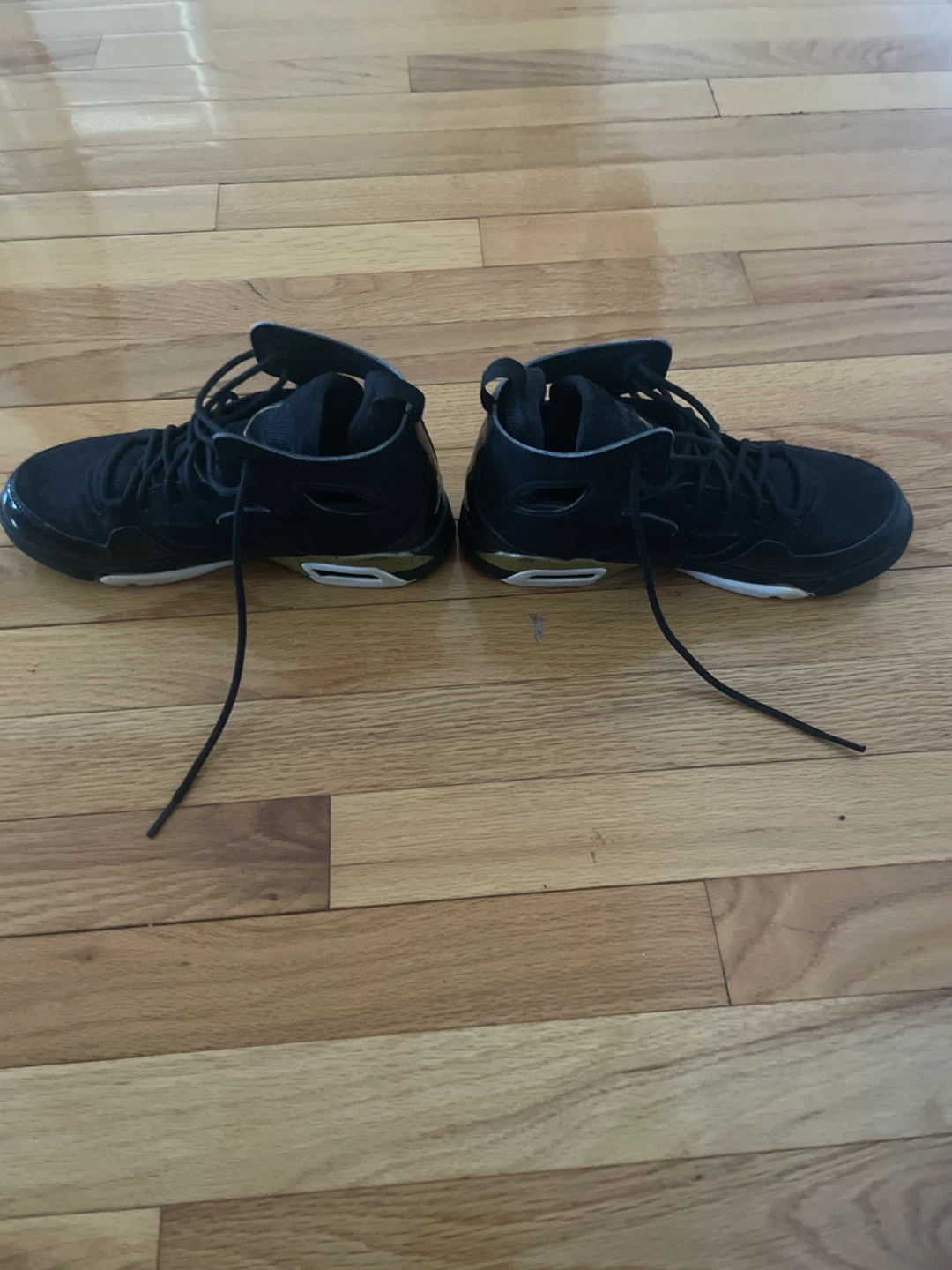 Jordan Sneakers Youth Size 4.5Y - photo 2