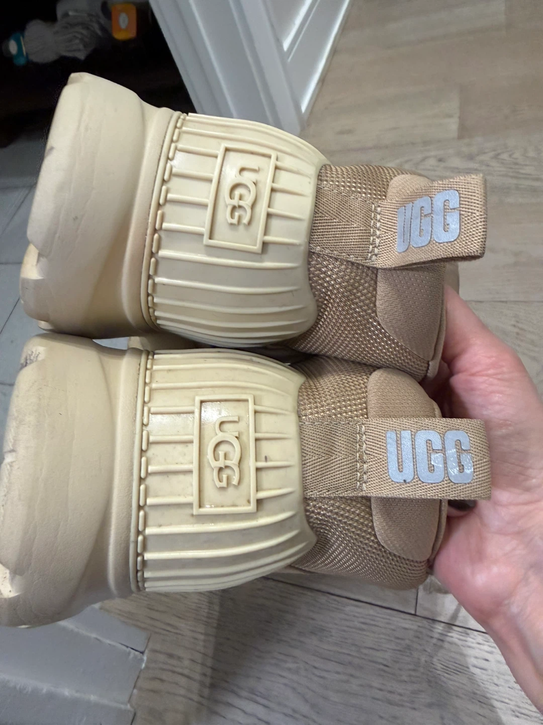 UGG Boots Size 6 - photo 4