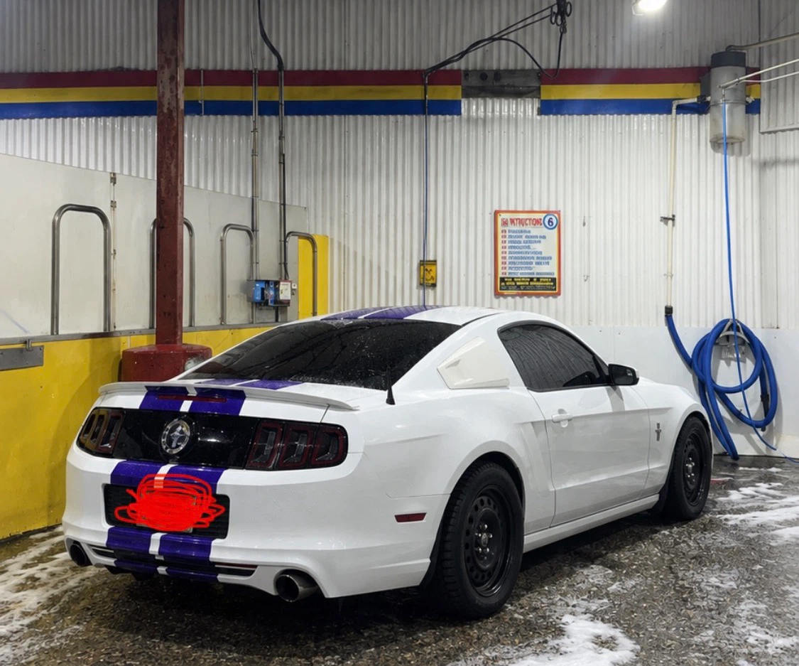 2014 Ford Mustang Premium V6 - Low Km