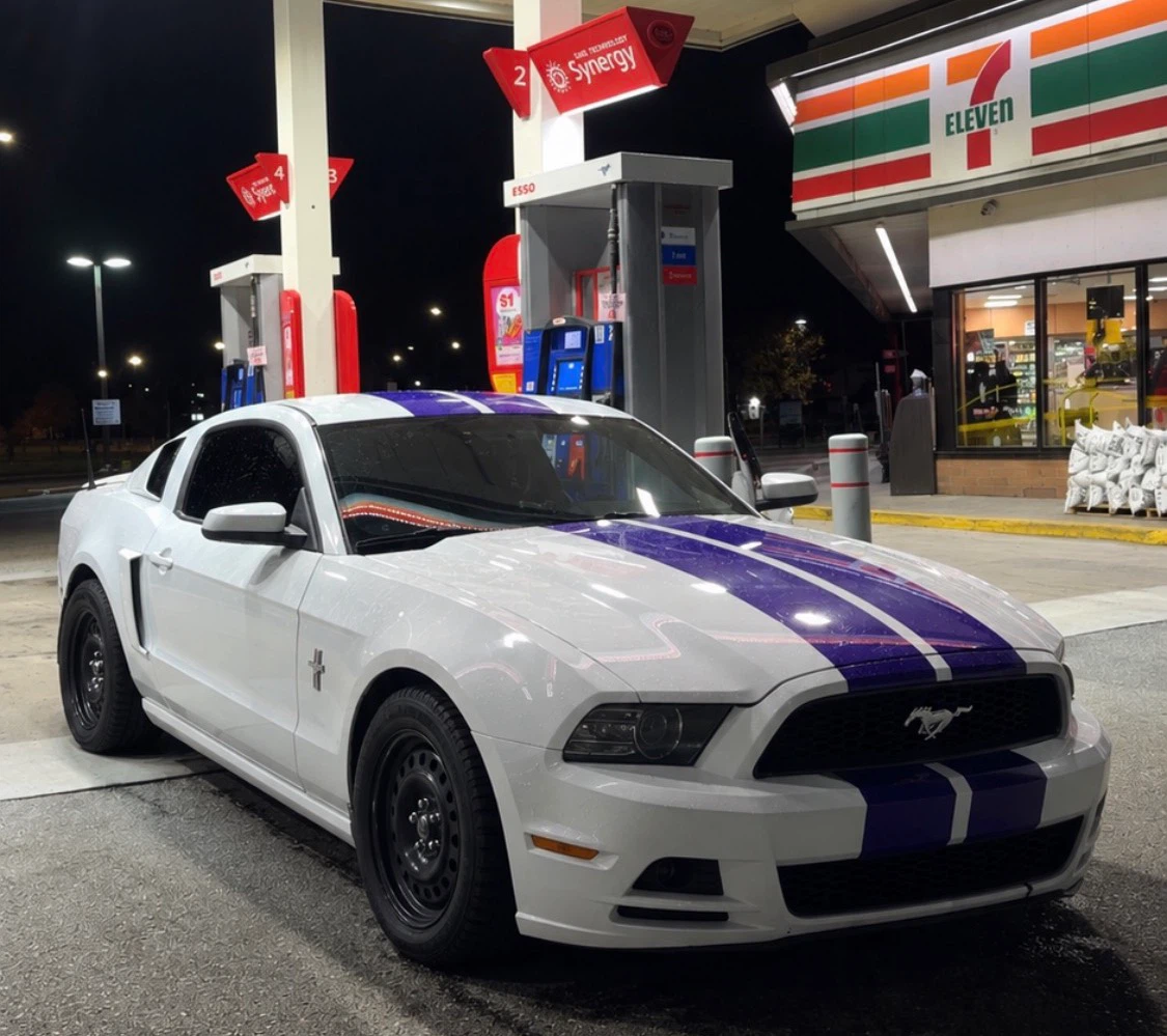 2014 Ford Mustang Premium V6 - Low Km - photo 2
