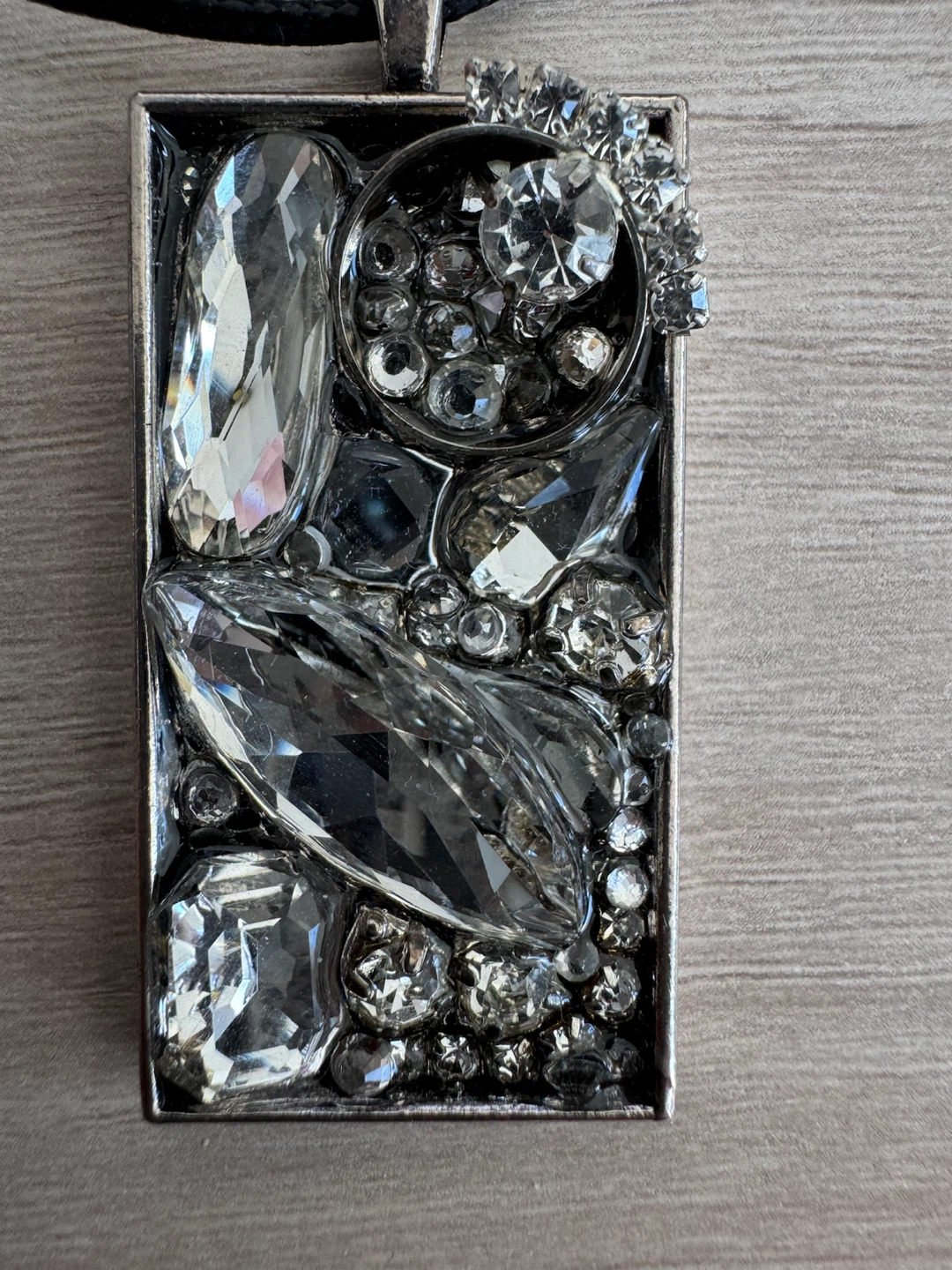 Silver-toned crystal pendant necklace - photo 4