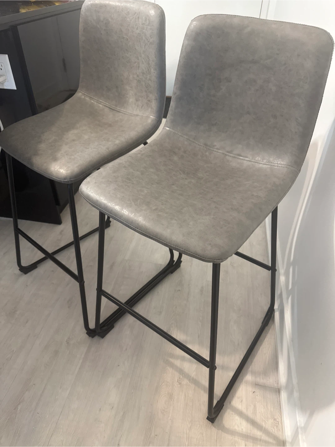 Price for the two! Set of two grey bar stools - photo 2