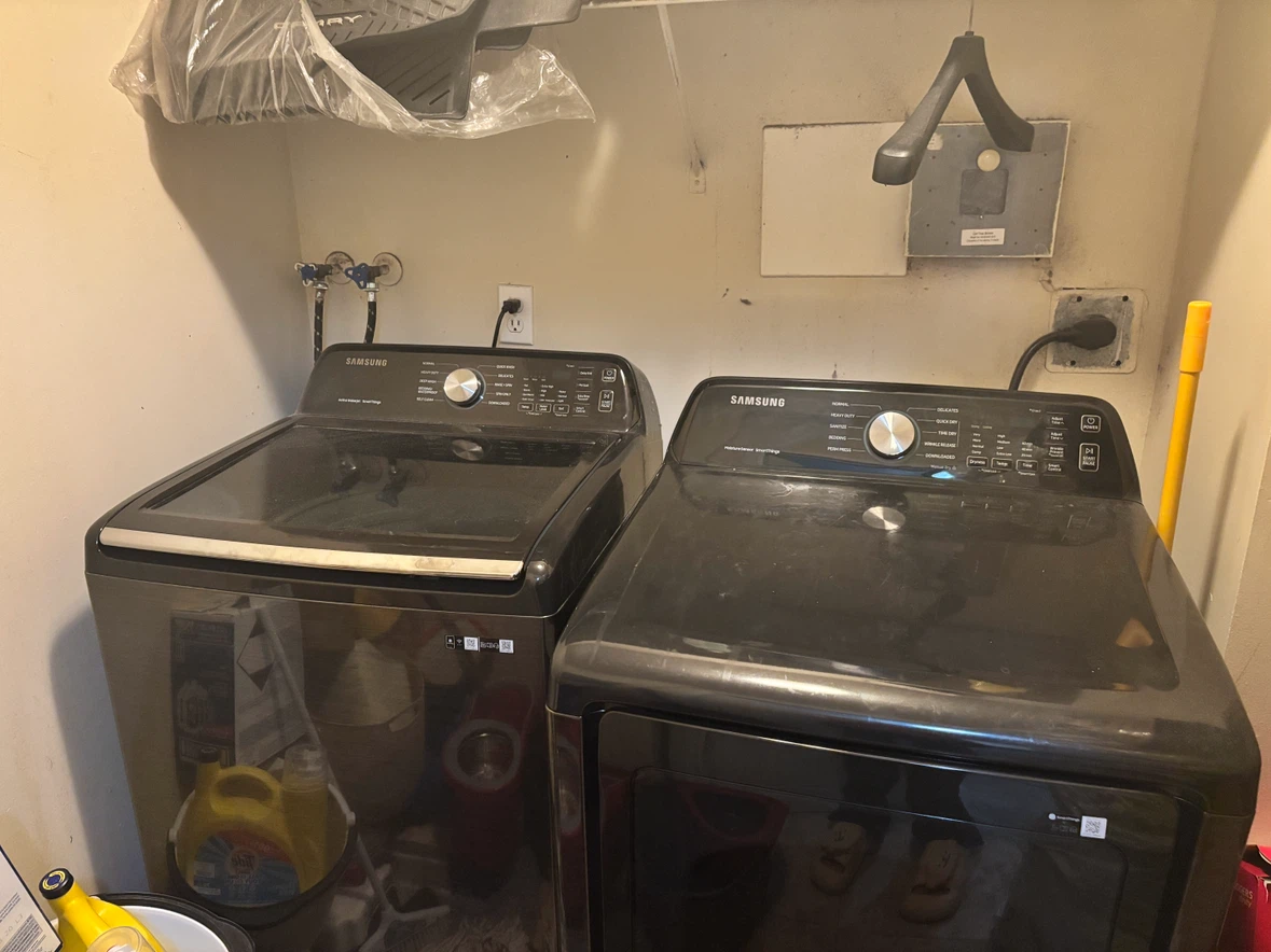 Private room for rent in a condo - photo 3