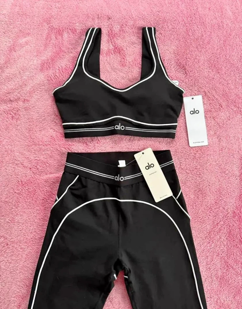 Alo Yoga matching set