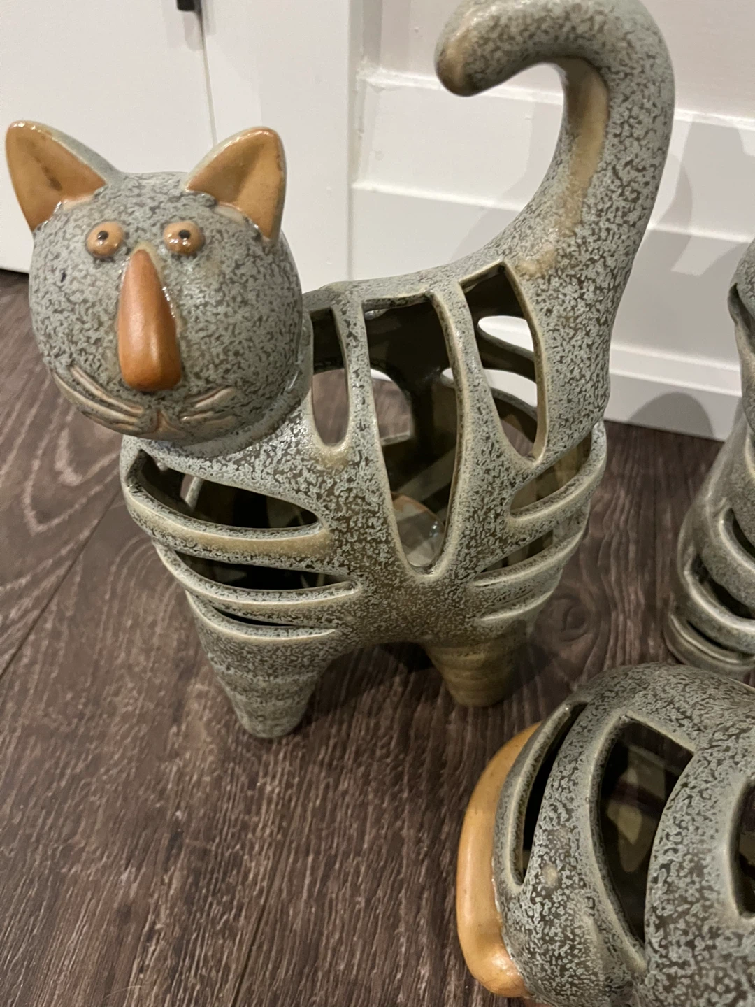 Set of 3 Decorative Ceramic Cat Figures - photo 3
