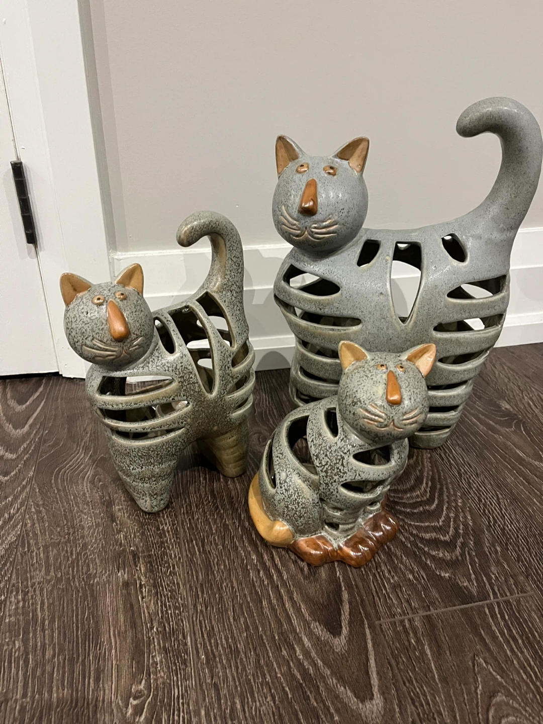 Set of 3 Decorative Ceramic Cat Figures - photo 5