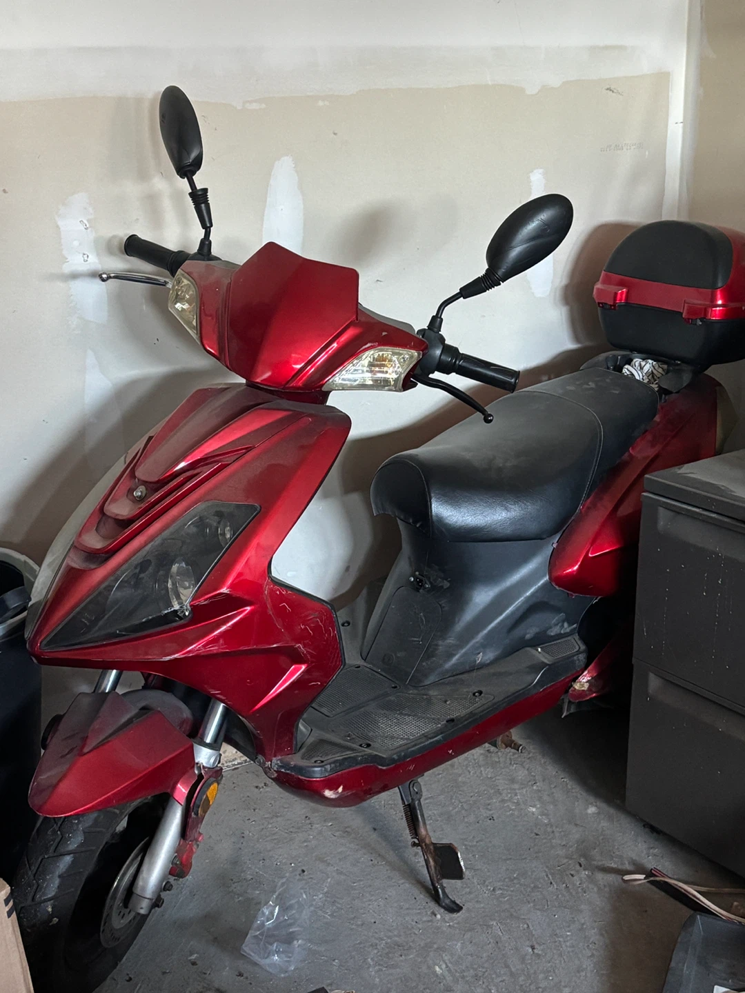 Red gas scooter with storage case - photo 2