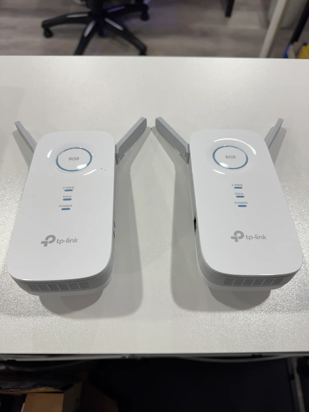 2 TP-Link AC1900 Wi-Fi Range Extenders RE550
