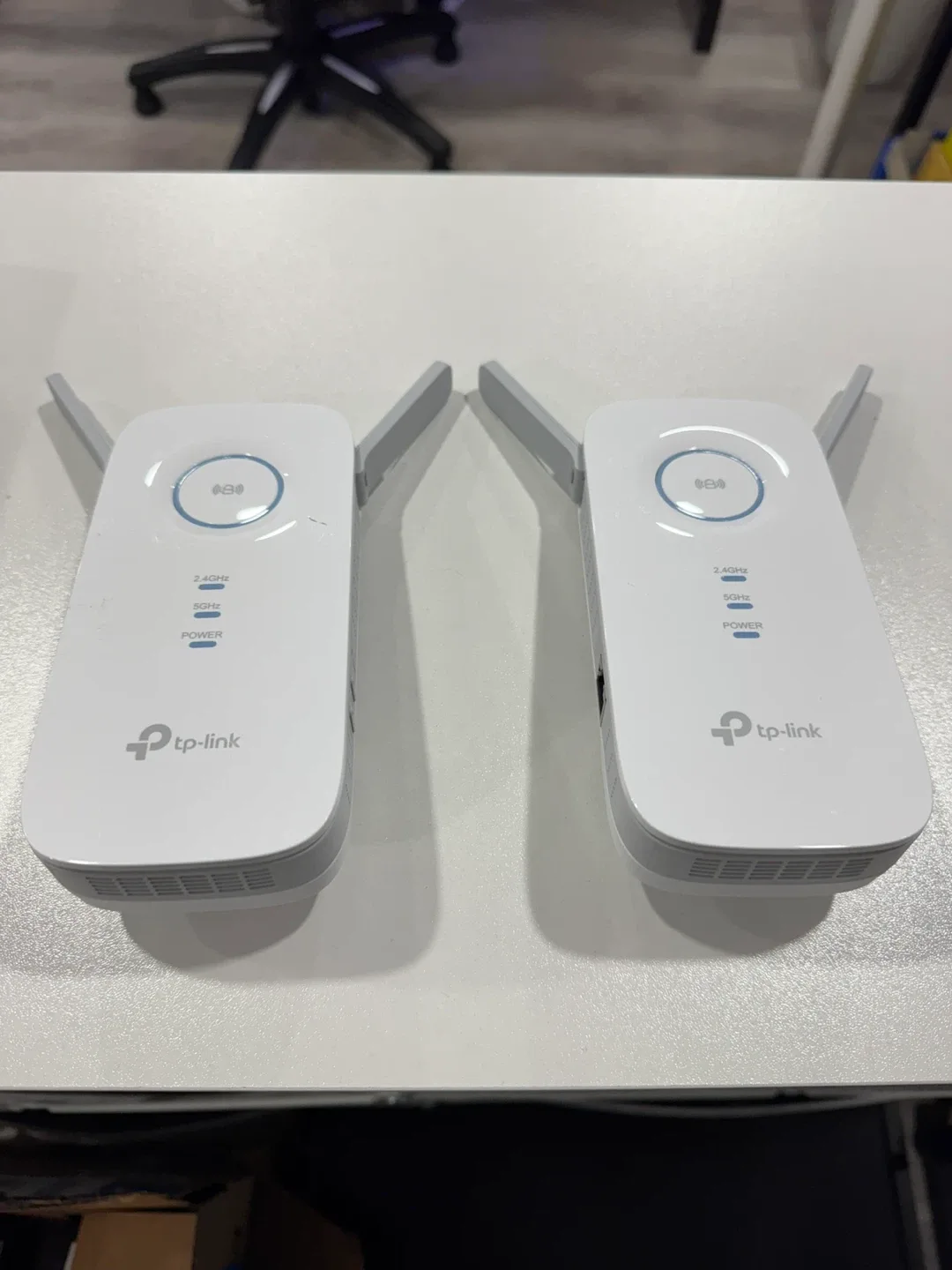 2 TP-Link AC1900 Wi-Fi Range Extenders RE550