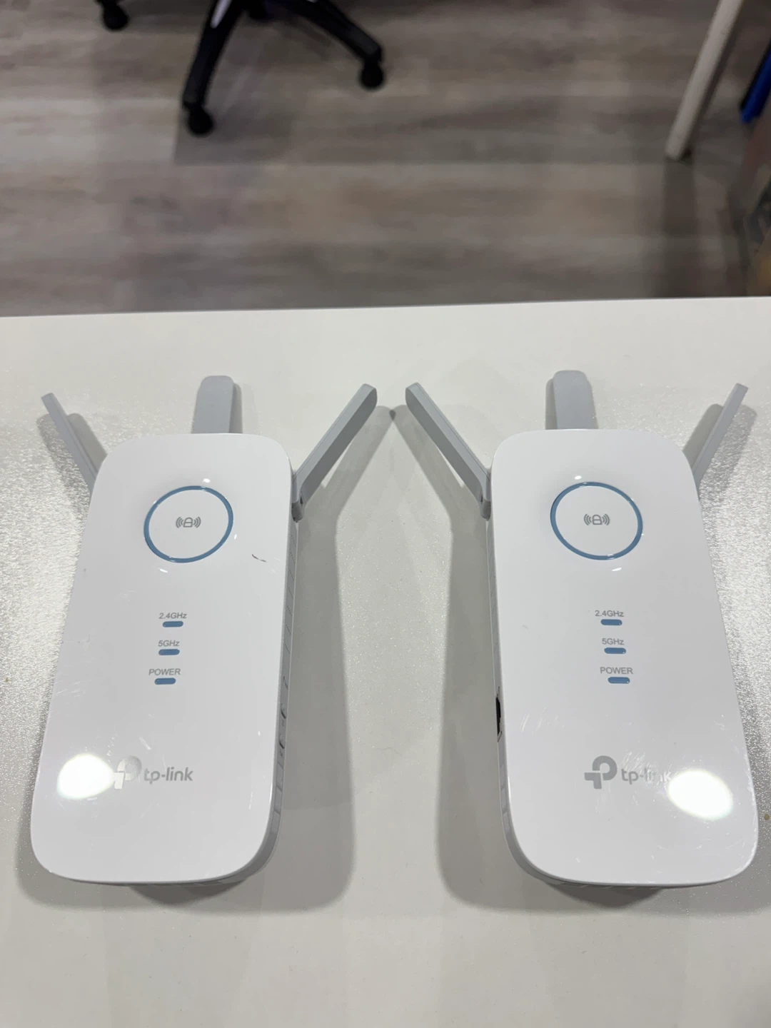 2 TP-Link AC1900 Wi-Fi Range Extenders RE550 - photo 2