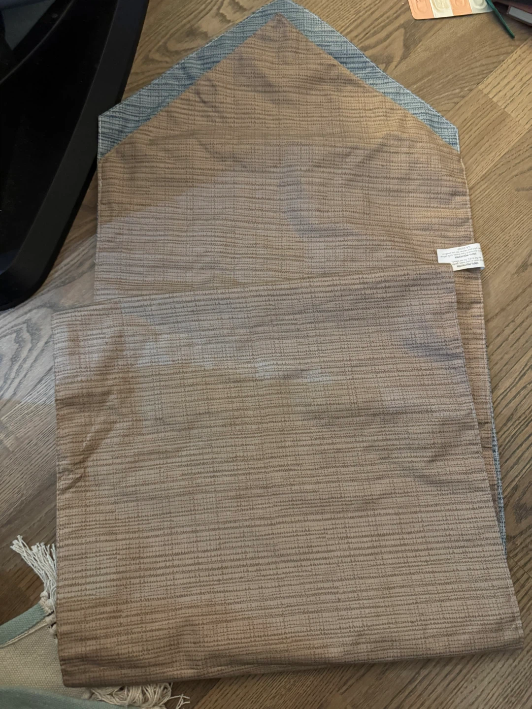 Two-Tone Table Runner - photo 2