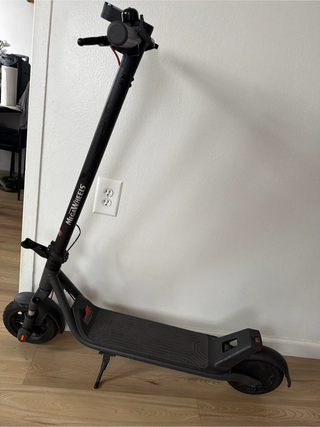 MegaWheels Electric Scooter - photo 2