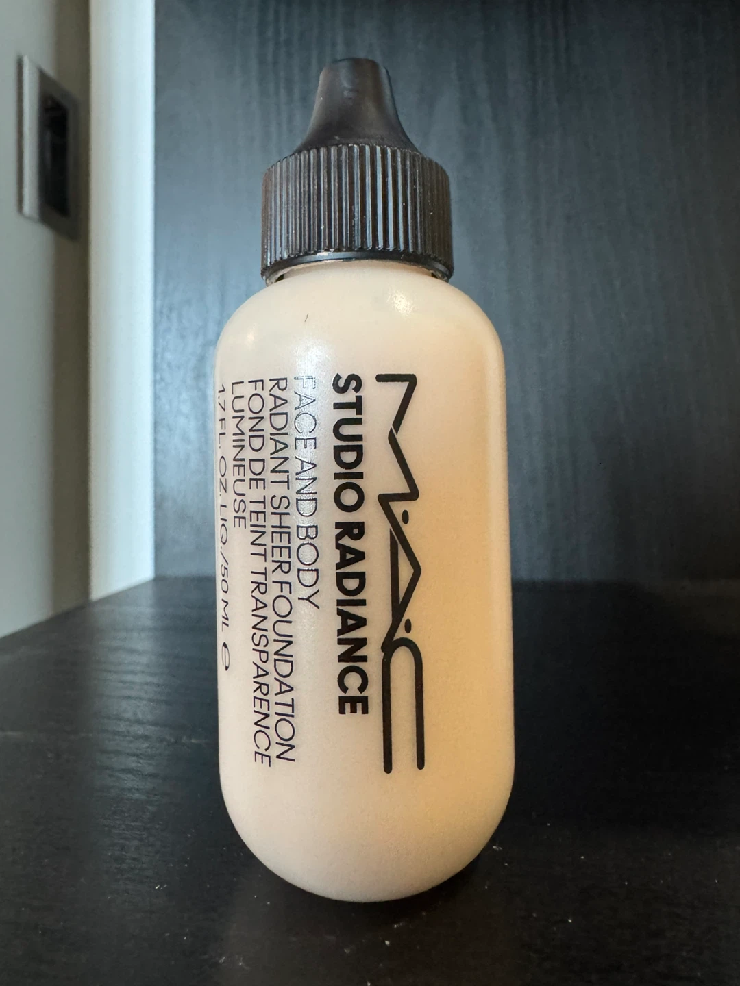 Full new bottle MAC Studio Radiance Face and Body Foundation - photo 2