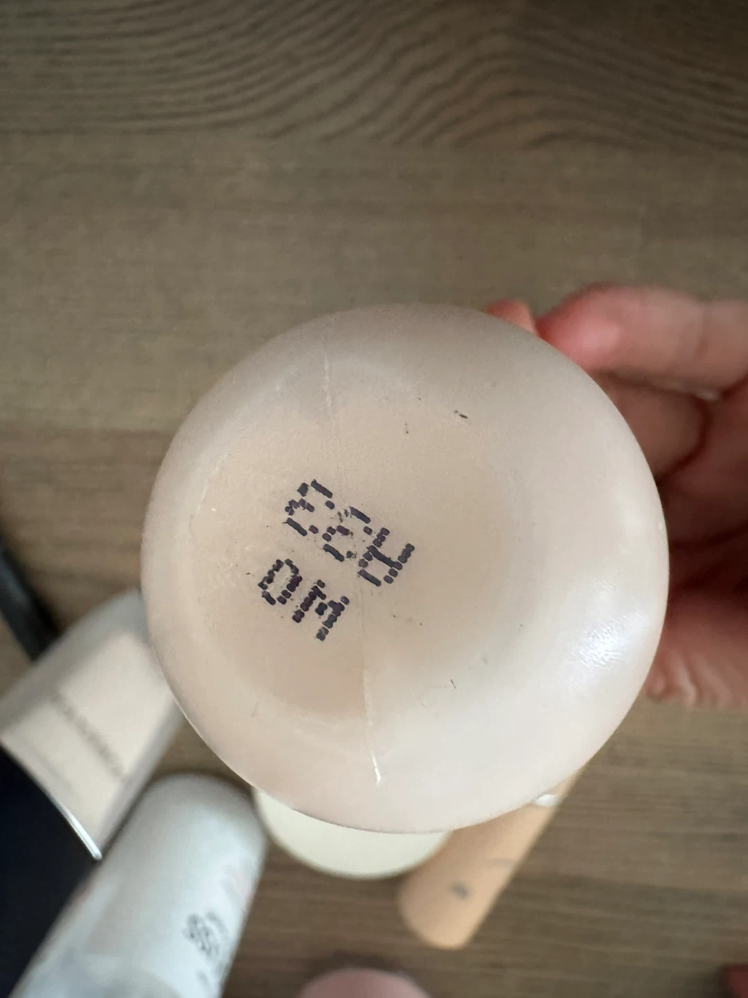 Full new bottle MAC Studio Radiance Face and Body Foundation - photo 3