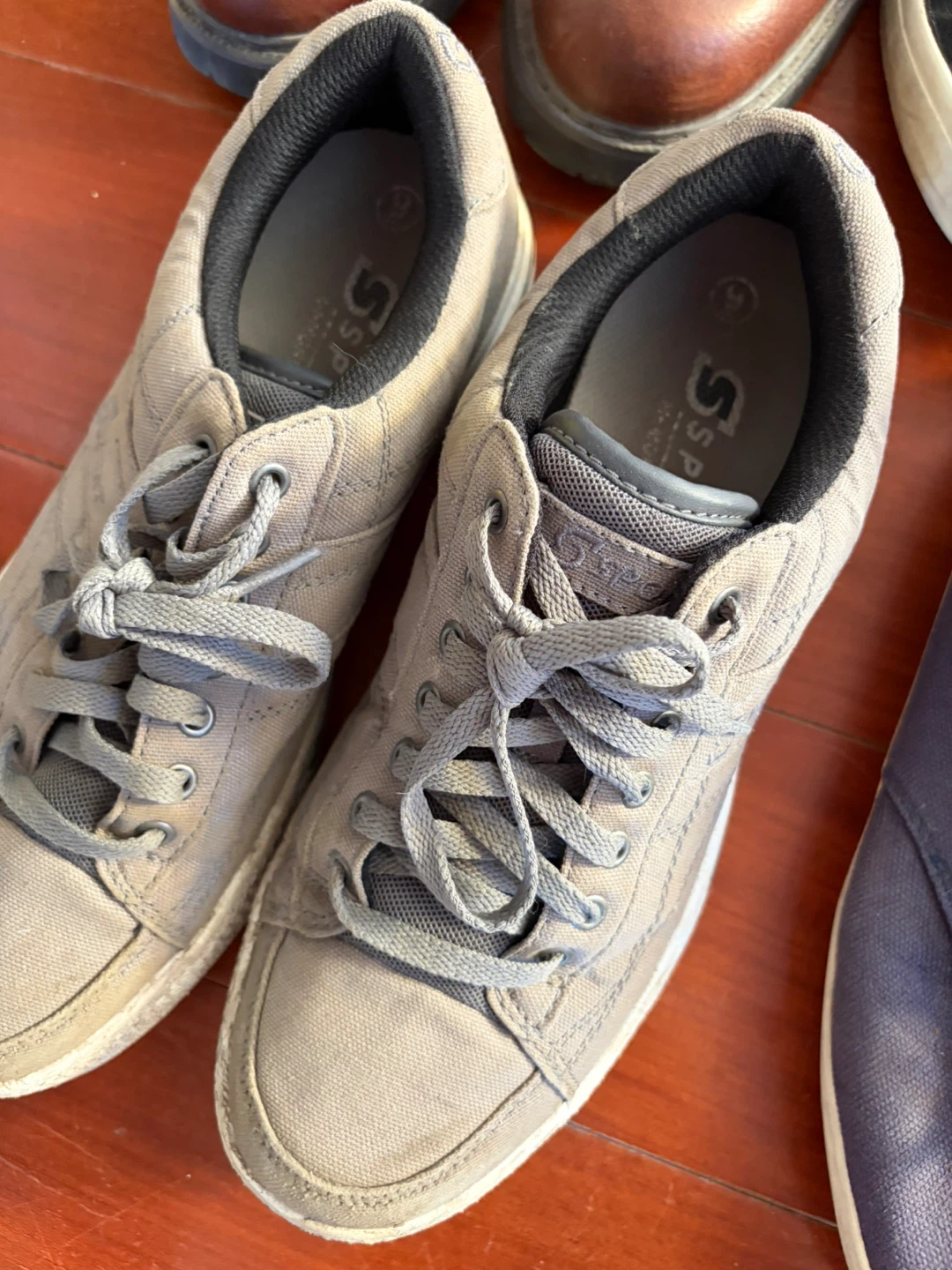 Assorted Men's Shoes Size 9 - photo 5