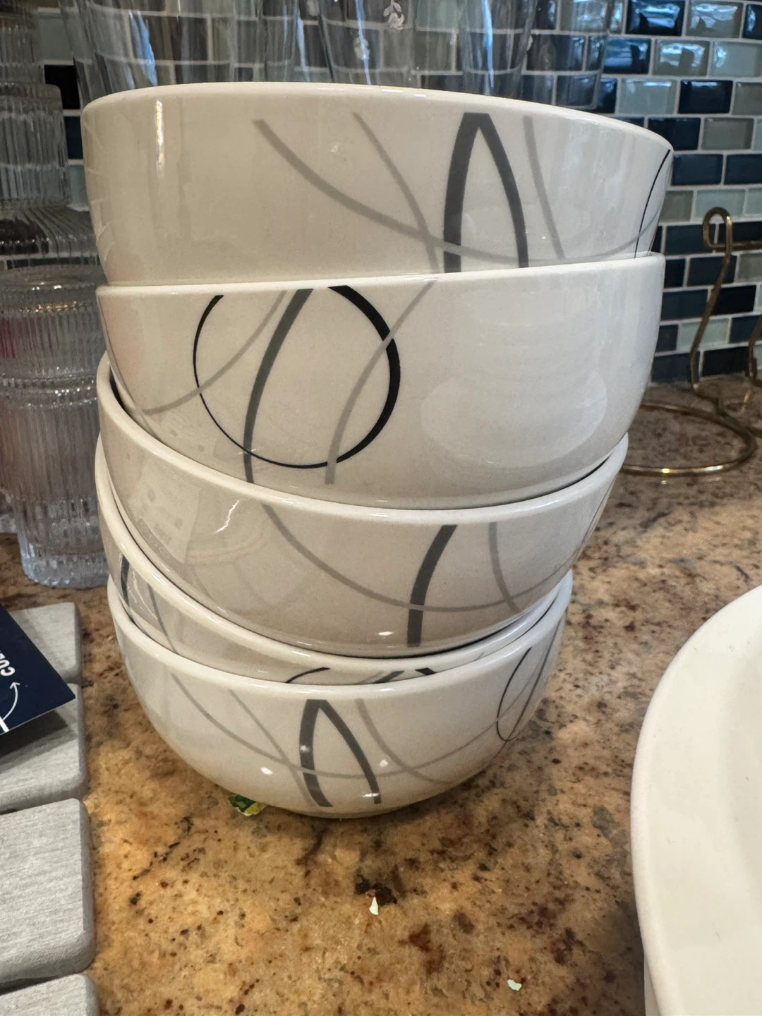 Set of White and Grey Geometric Pattern Dinnerware - photo 5