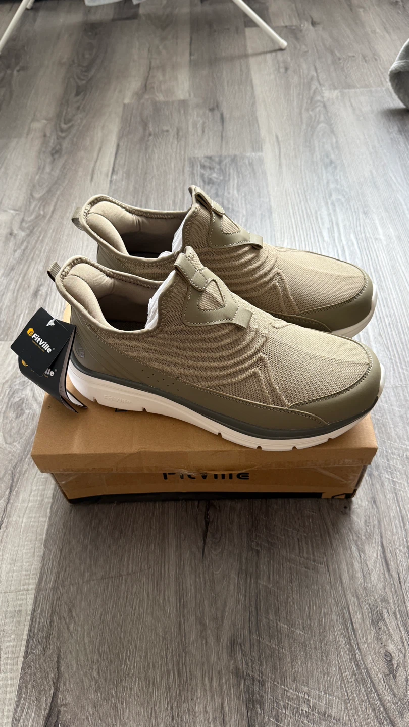 Size 10,5 Men’s Sneakers