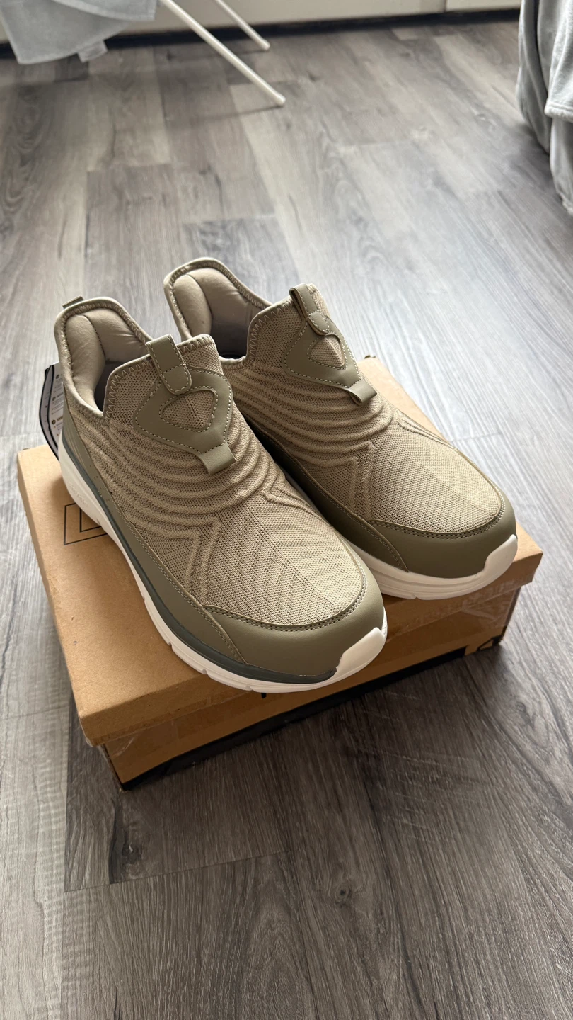 Size 10,5 Men’s Sneakers - photo 5