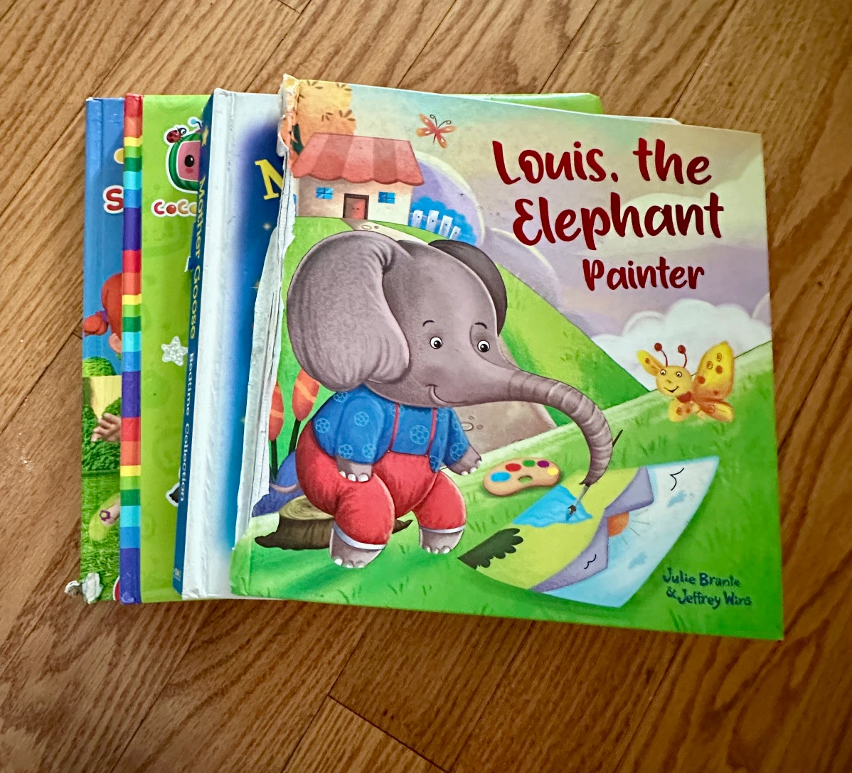 Set of 4 Children's Story and Song Books - photo 2
