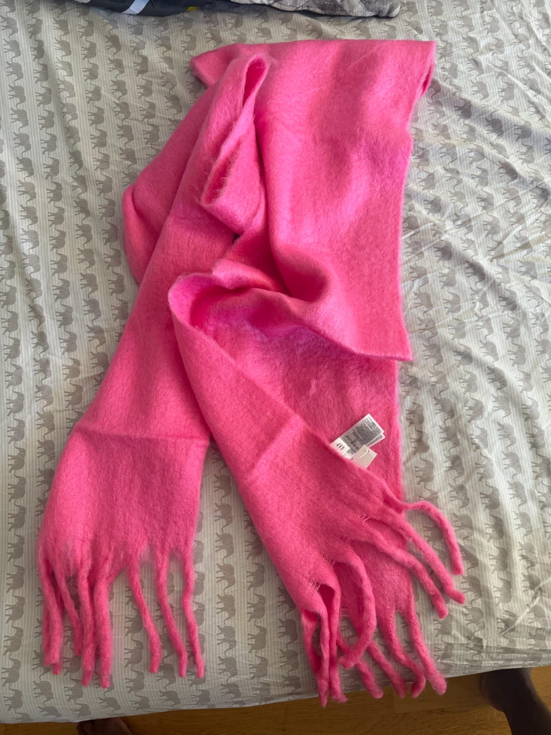 Gap Bright Pink Oversized Scarf – Soft & Cozy – New