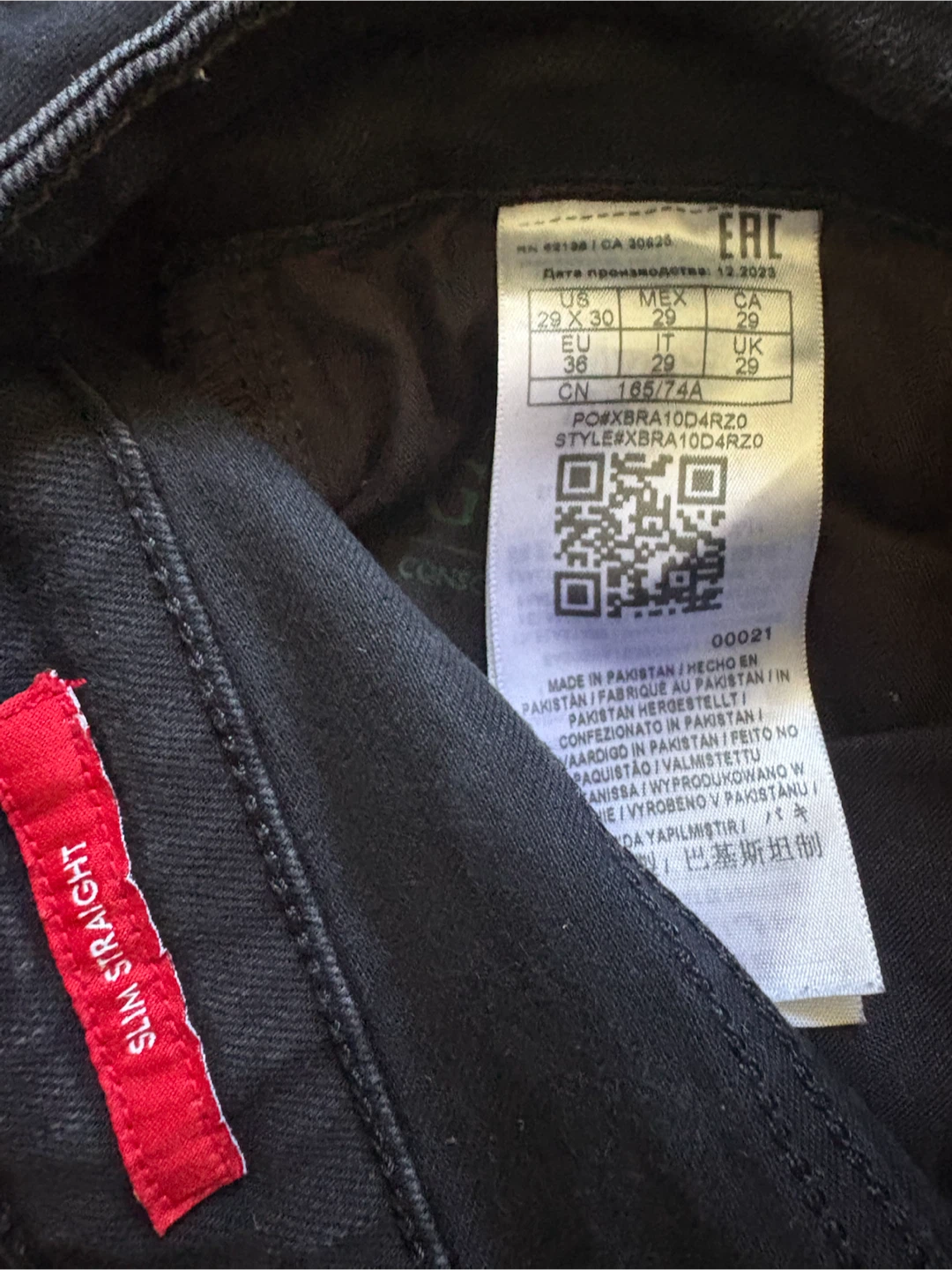 Two pairs of Guess jeans, black and white - photo 4