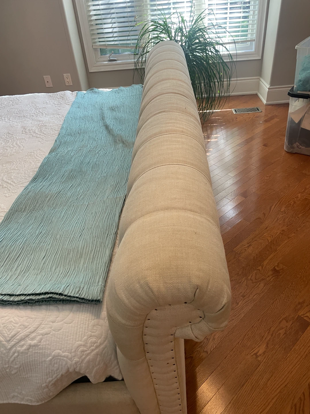 Restoration hardware  Tufted Upholstered Queen Bed Frame - photo 3