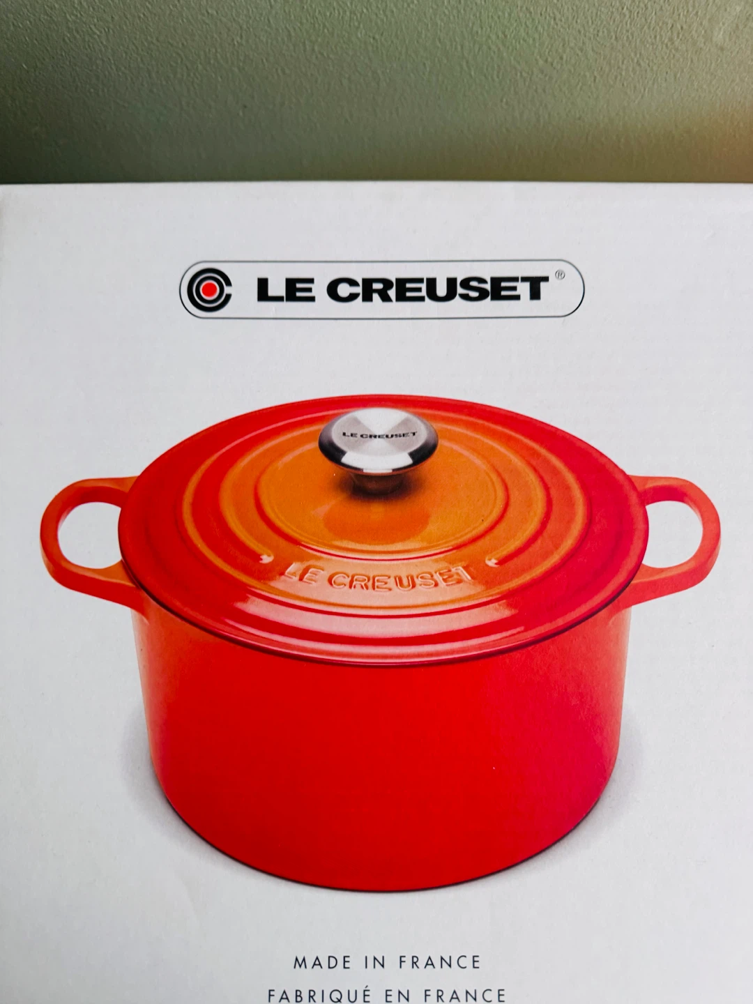 NEW Le Creuset - 5L Deep  “Cerise” Oven - Retail $550 + tax - photo 3