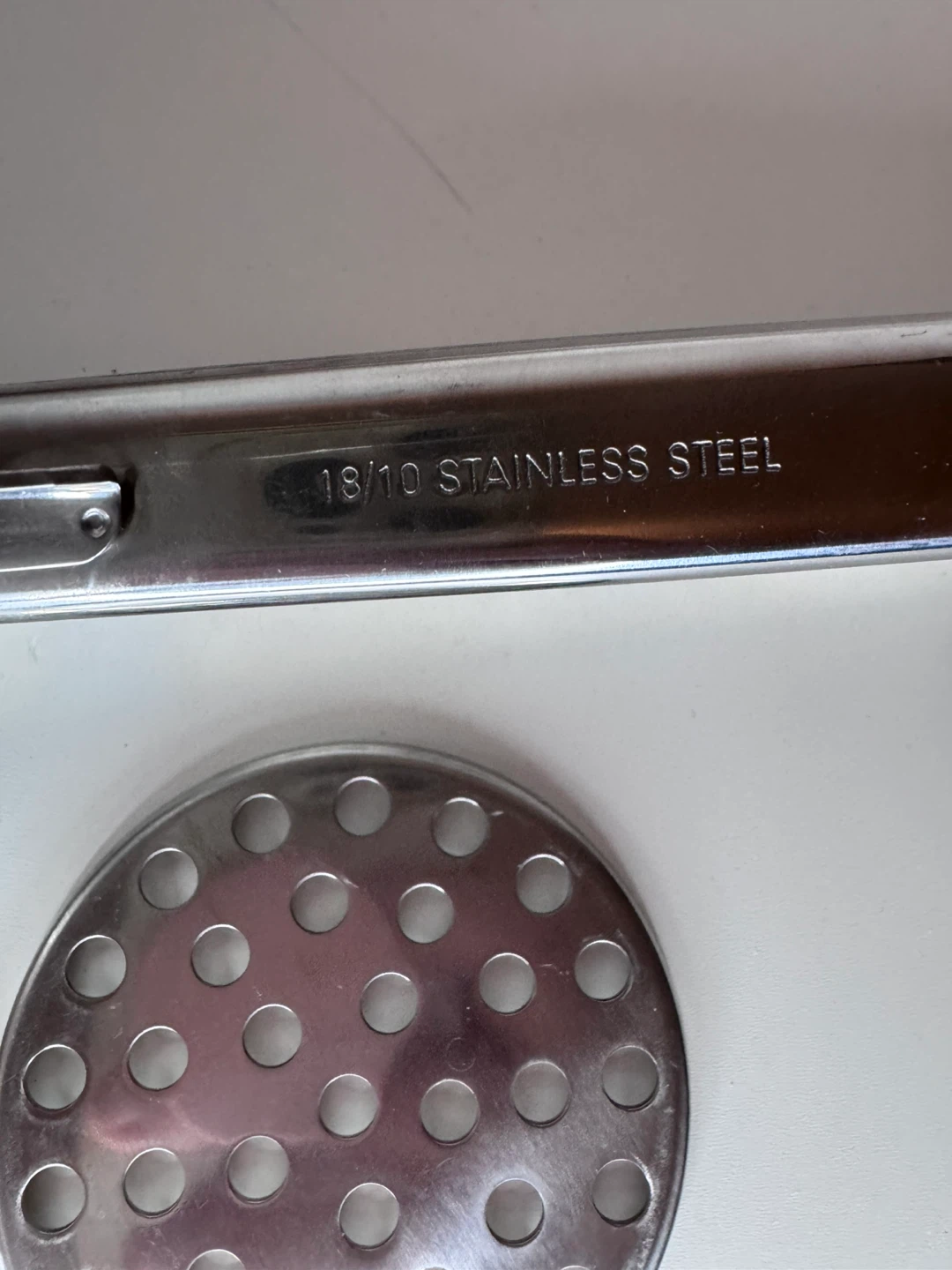 Browne Foodservice Heavy Duty Stainless Steel Giant Potato Ricer - photo 3