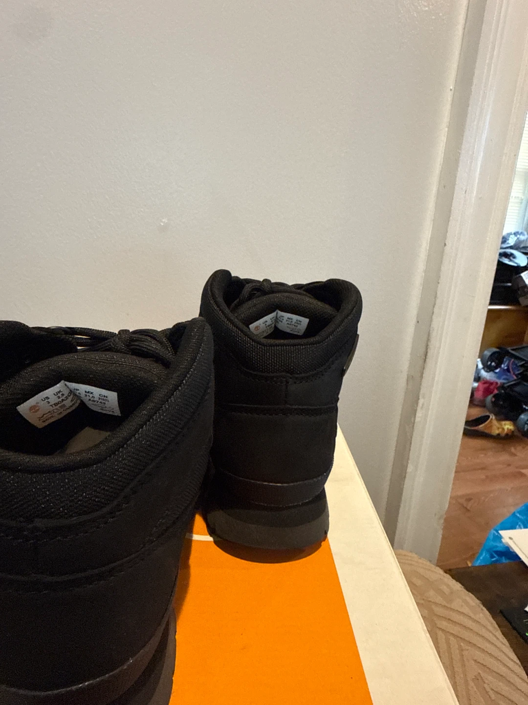 Timberland Black Boots Size 3 - photo 3