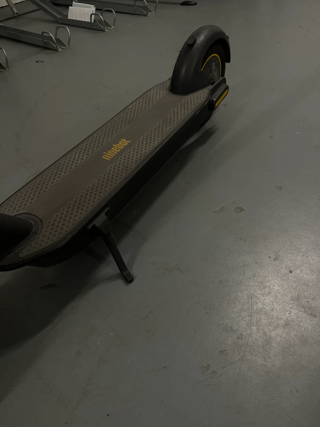 Ninebot Electric Scooter G30 - LOW MILEAGE - photo 5