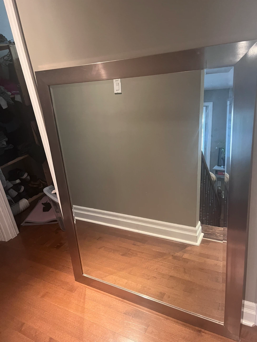 Wall mirror