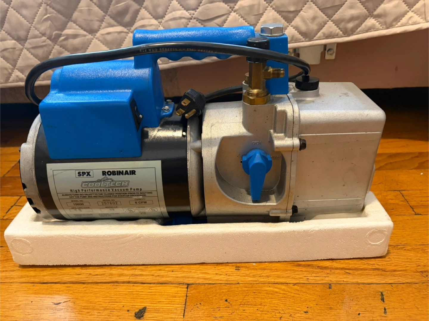 SPX Robinair Cooltech Model 15600 6 CFM Motor HP Vacuum Pump - photo 2