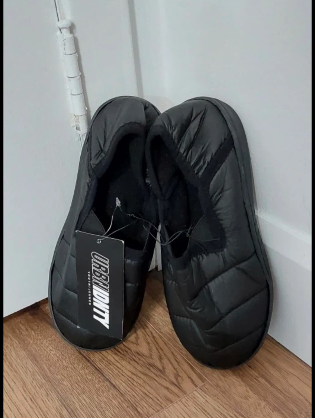 New Puffer Slippers Black- Youth Size 4