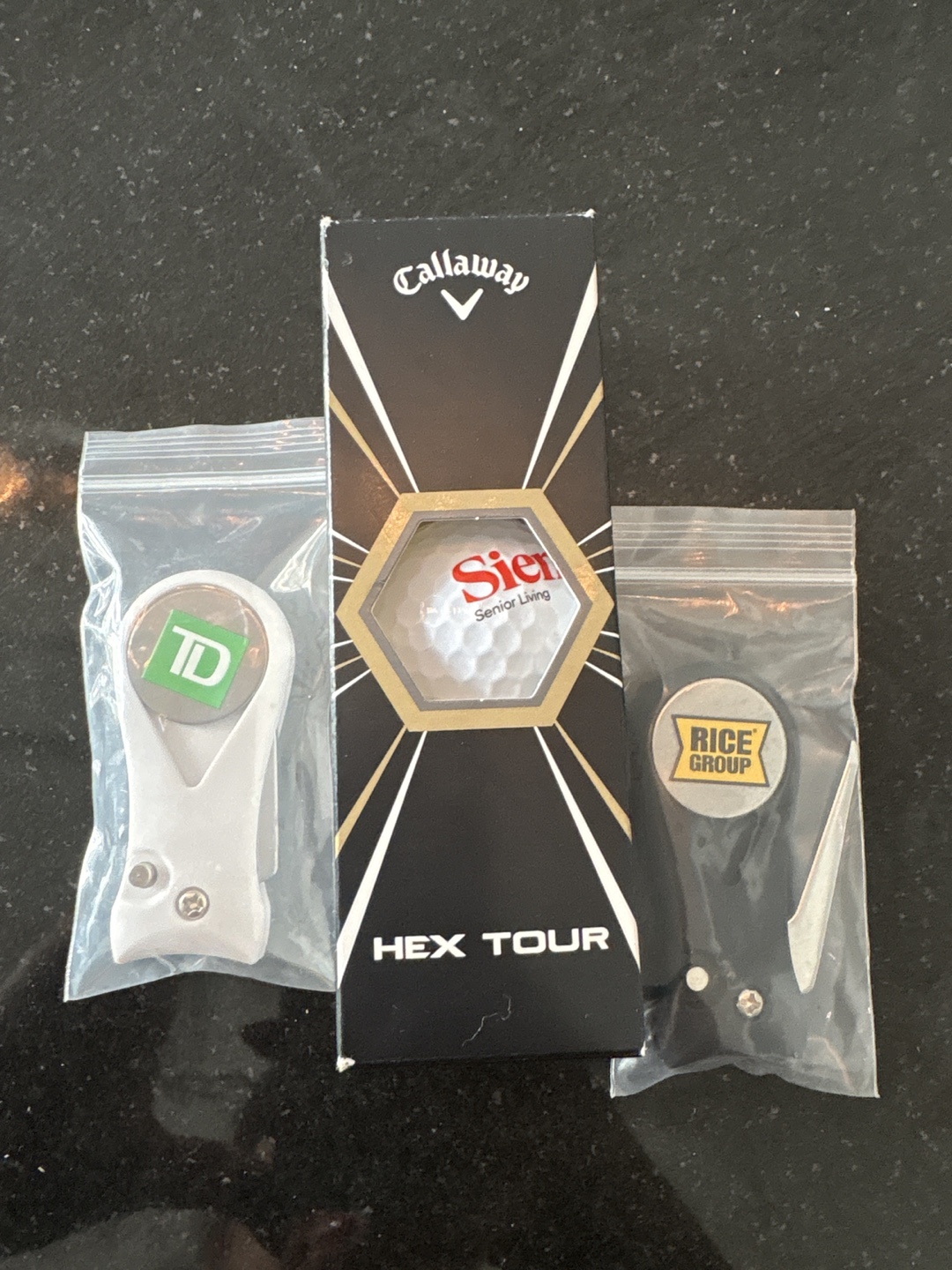 Callaway HEX TOUR Golf Ball and Divot Tool Set