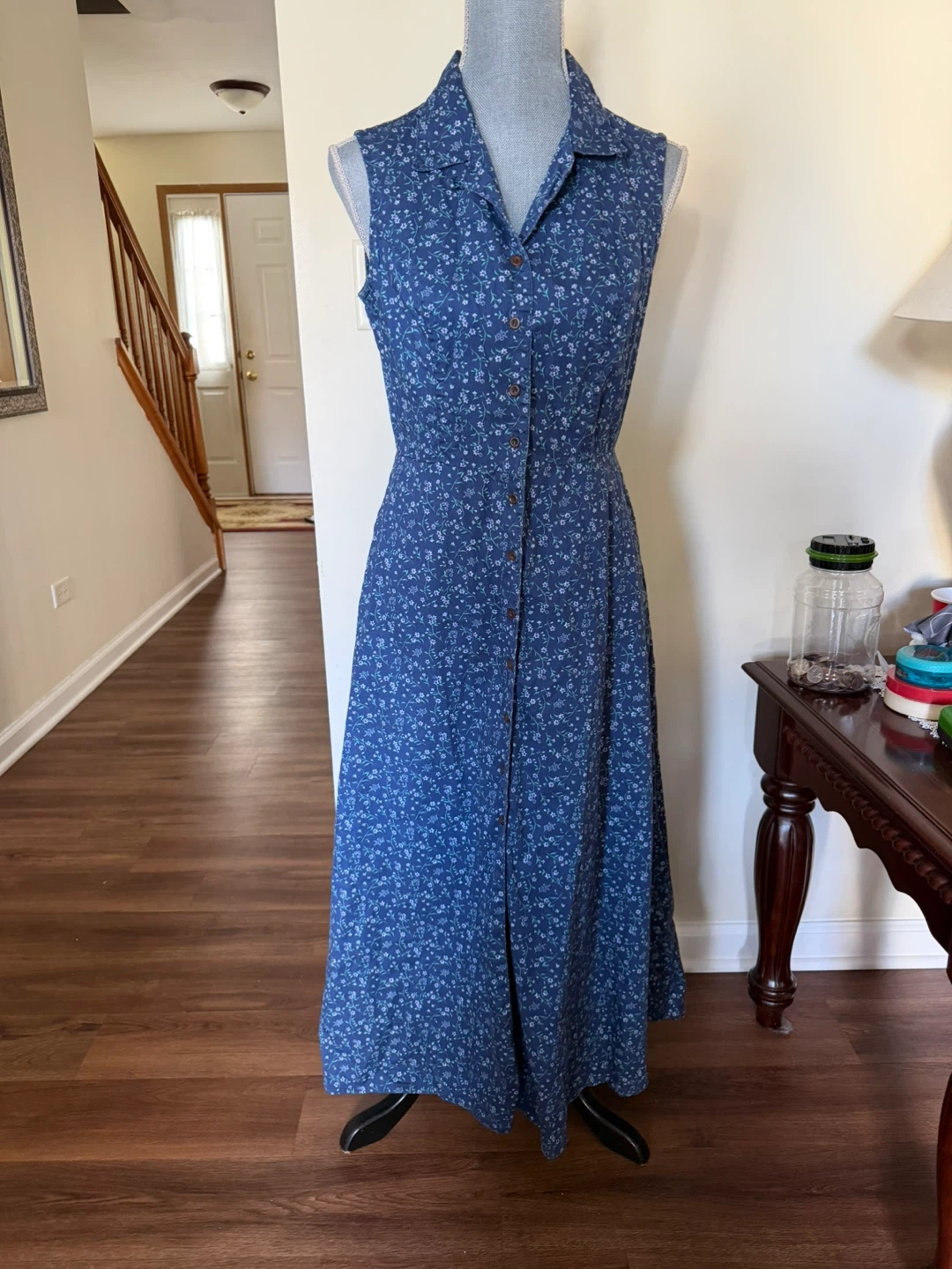 Blue Floral Sleeveless Button-Front Dress 100% cotton size 8