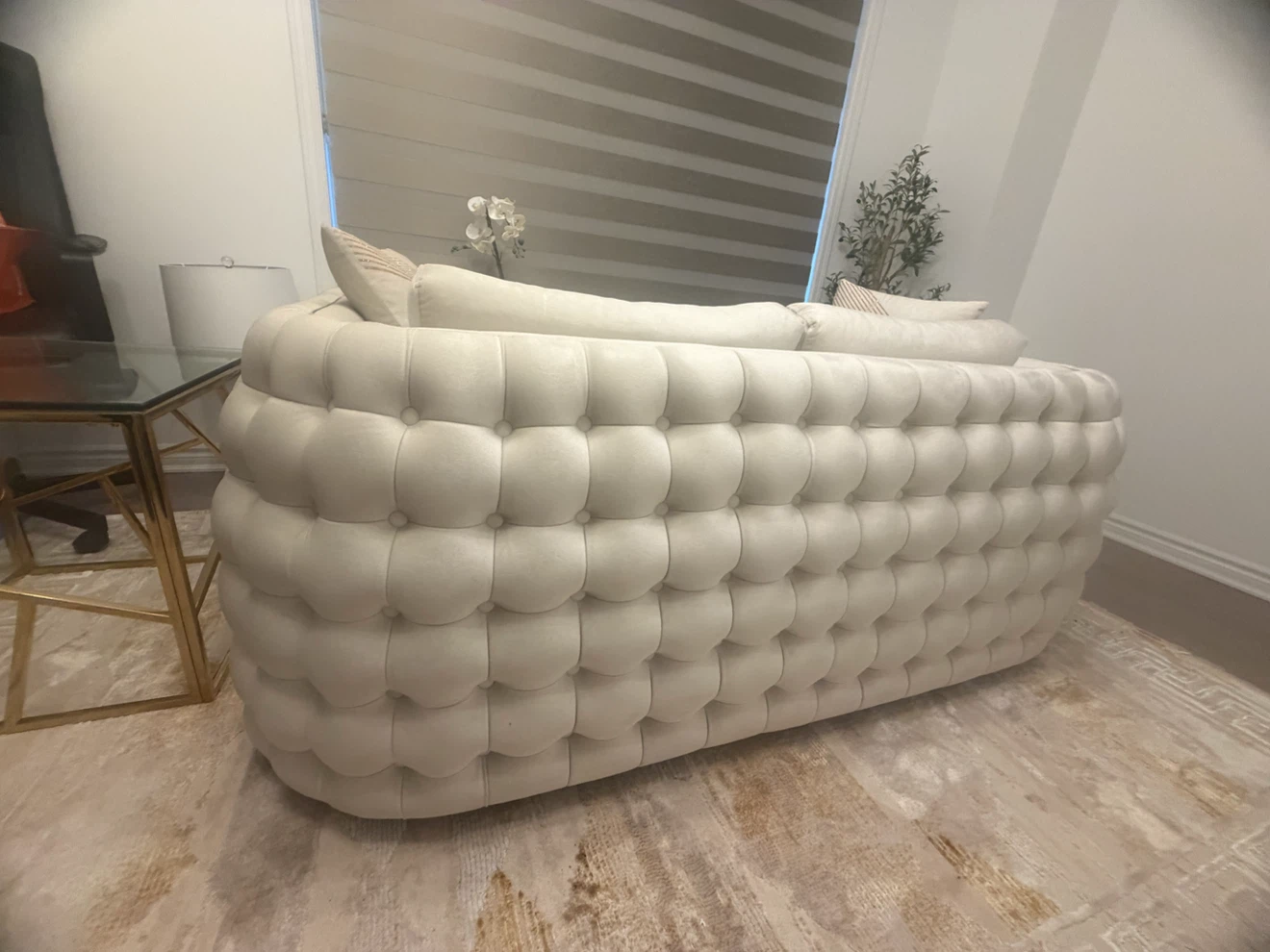 Cream tufted Turkish sofa with gold accents - photo 3