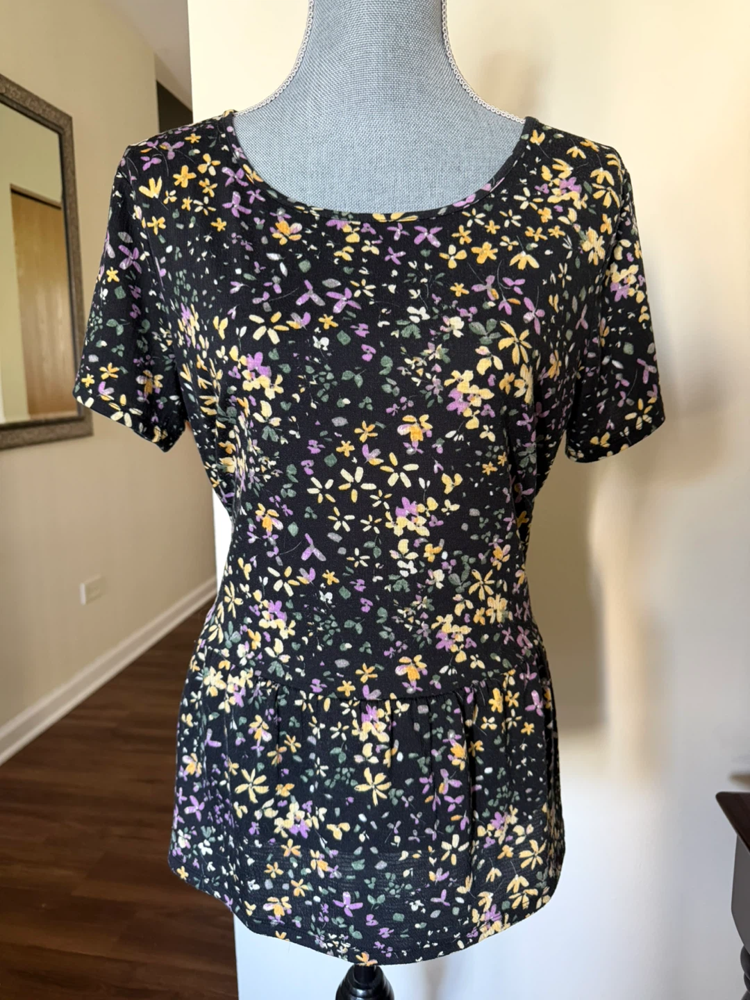 AGB Floral Peplum Top size large
