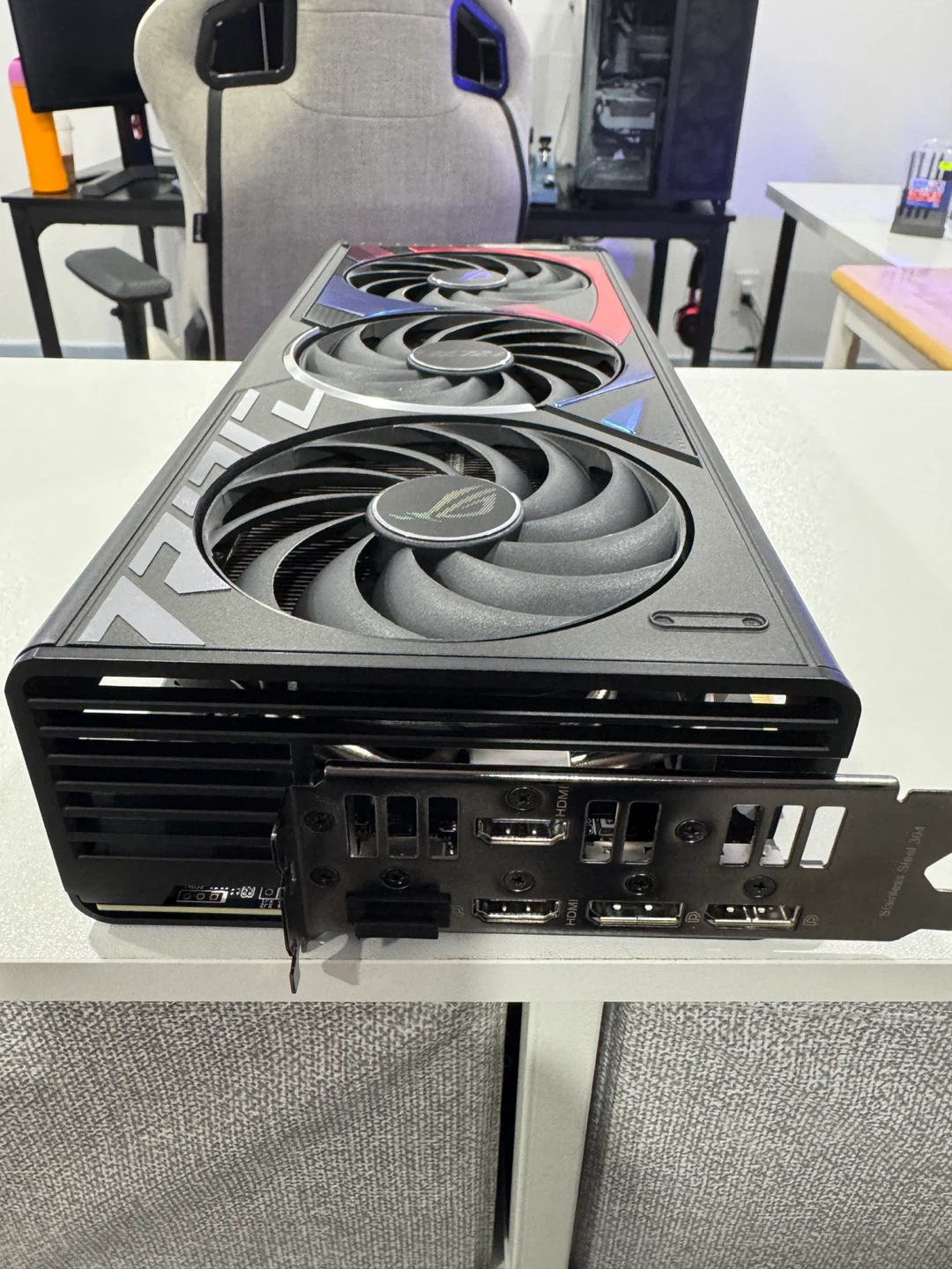 ASUS ROG Strix GeForce RTX 4070 Ti Graphics Card - photo 4