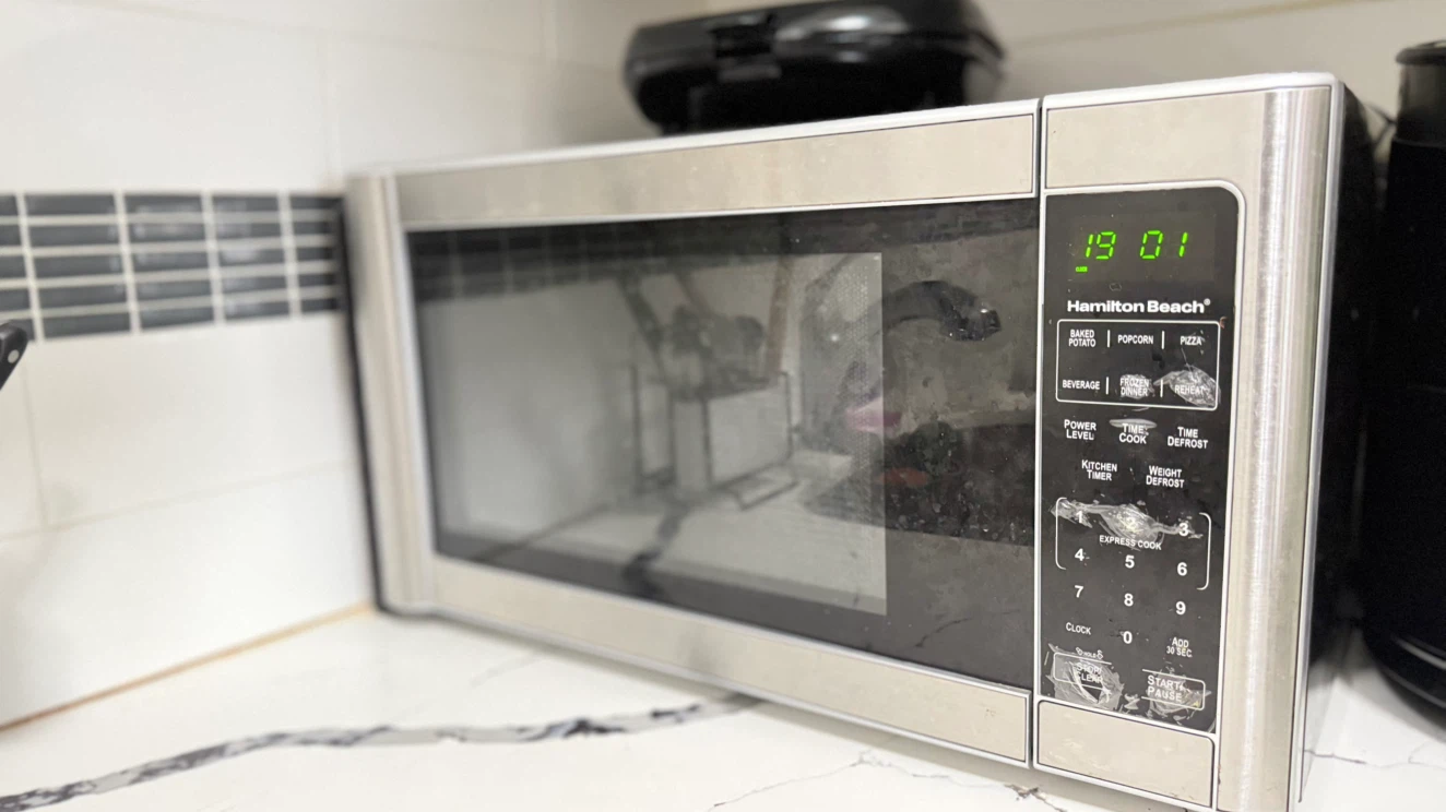 Hamilton Beach Microwave - photo 2