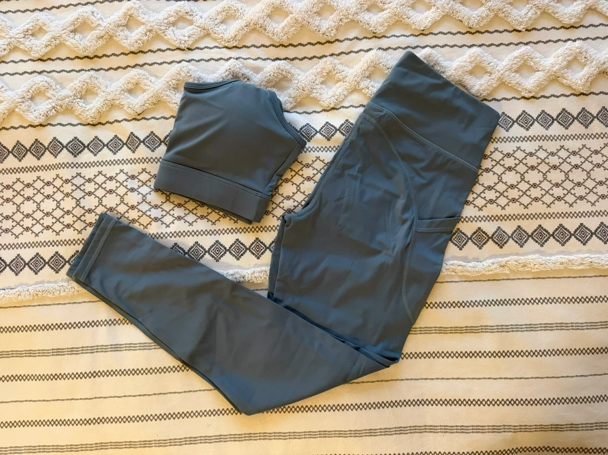 Matching Blue Sports Bra & Leggings Set - photo 2