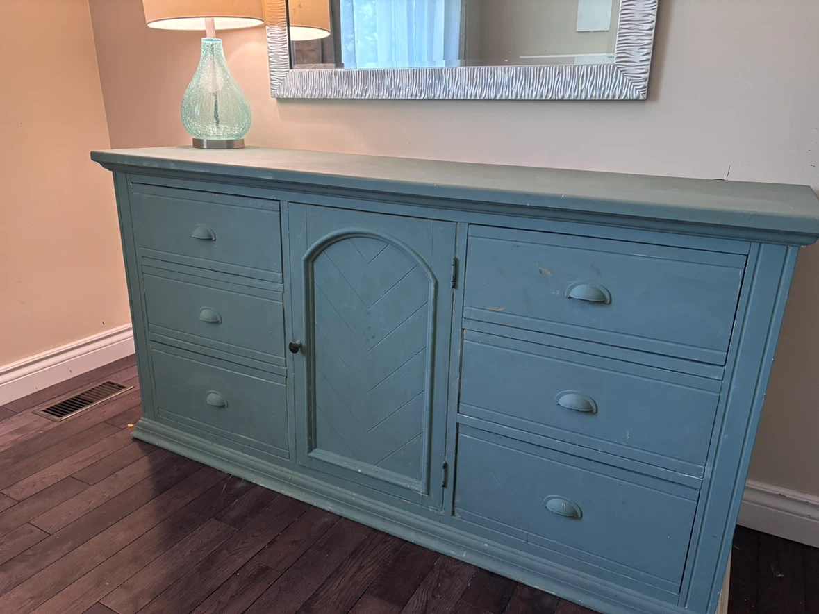 Free- Blue Painted Wood Dresser with Centre Cabinet - photo 2