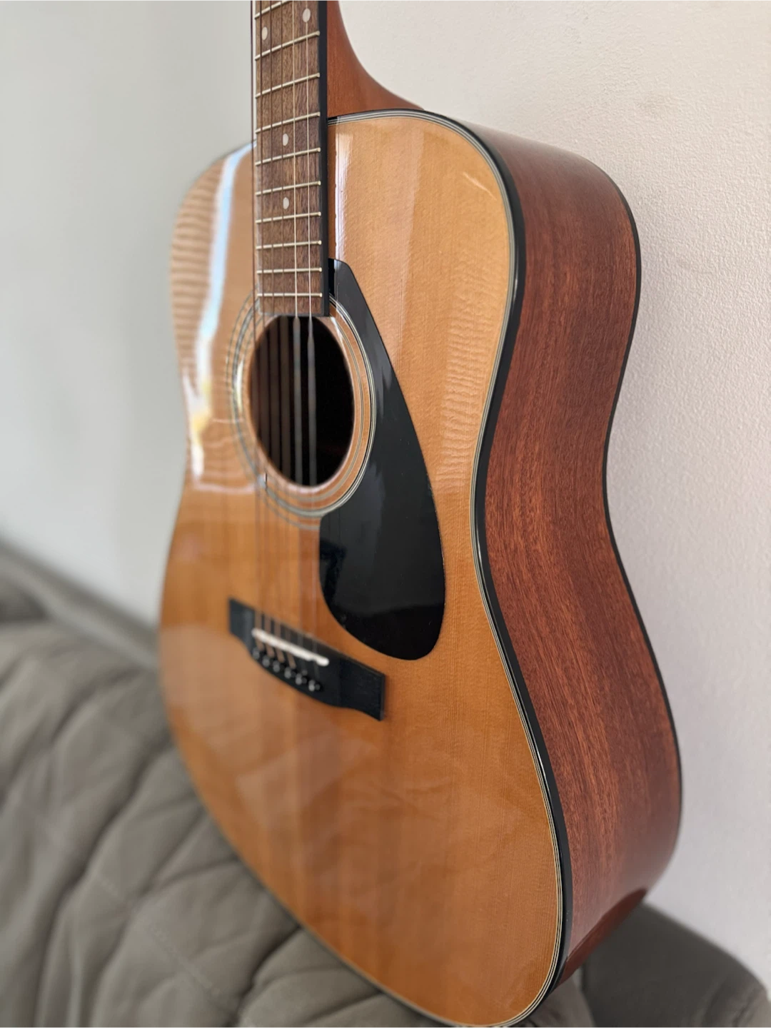 Yamaha Acoustic Guitar - photo 2