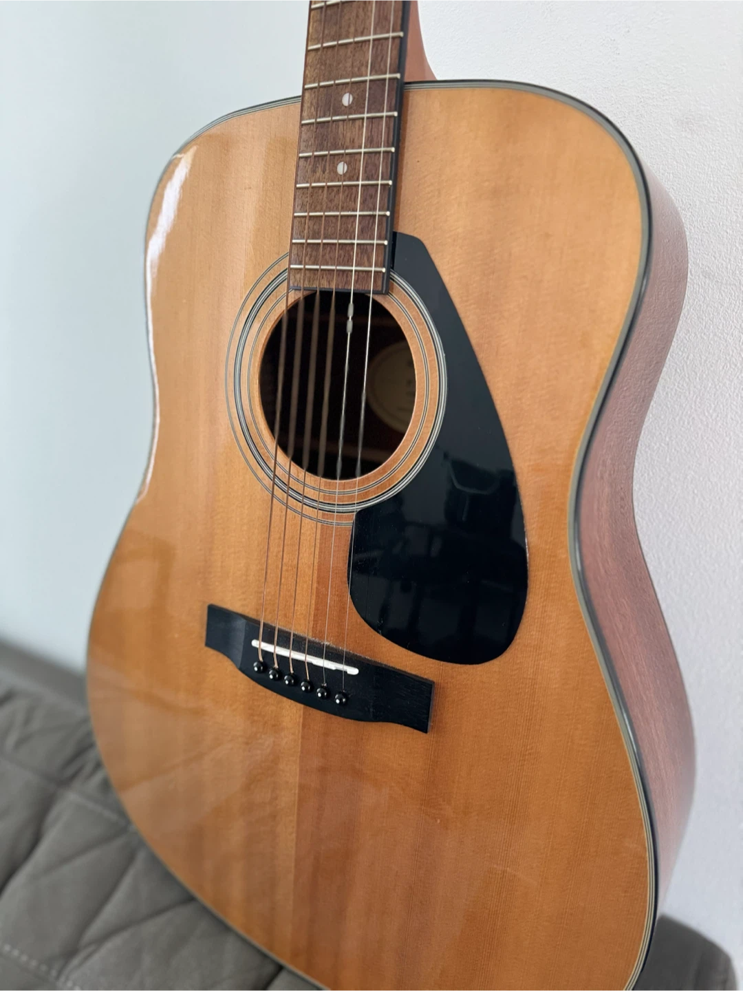Yamaha Acoustic Guitar - photo 3