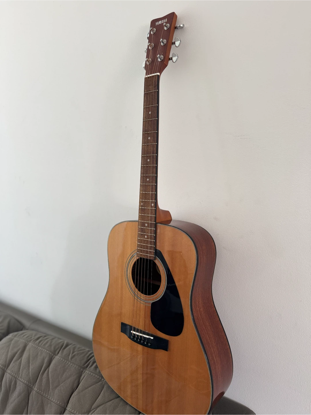 Yamaha Acoustic Guitar - photo 4