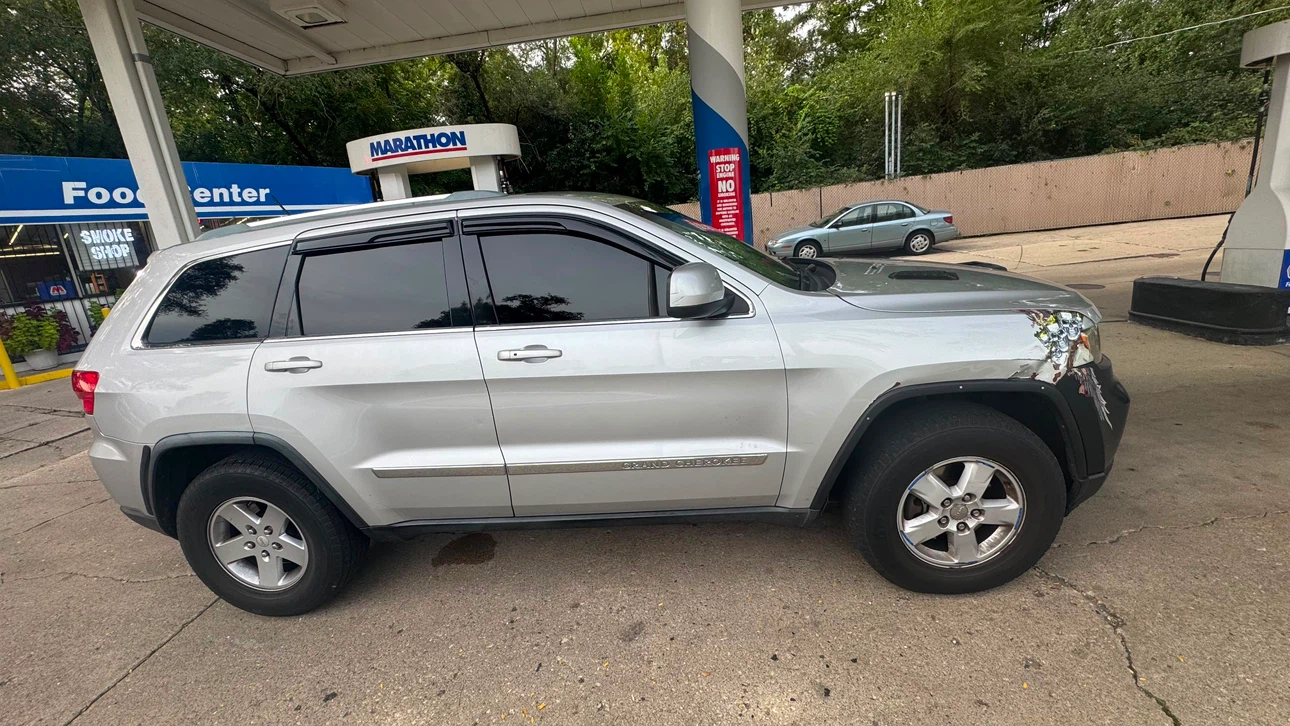 Jeep Grand Cherokee Silver SUV - photo 4