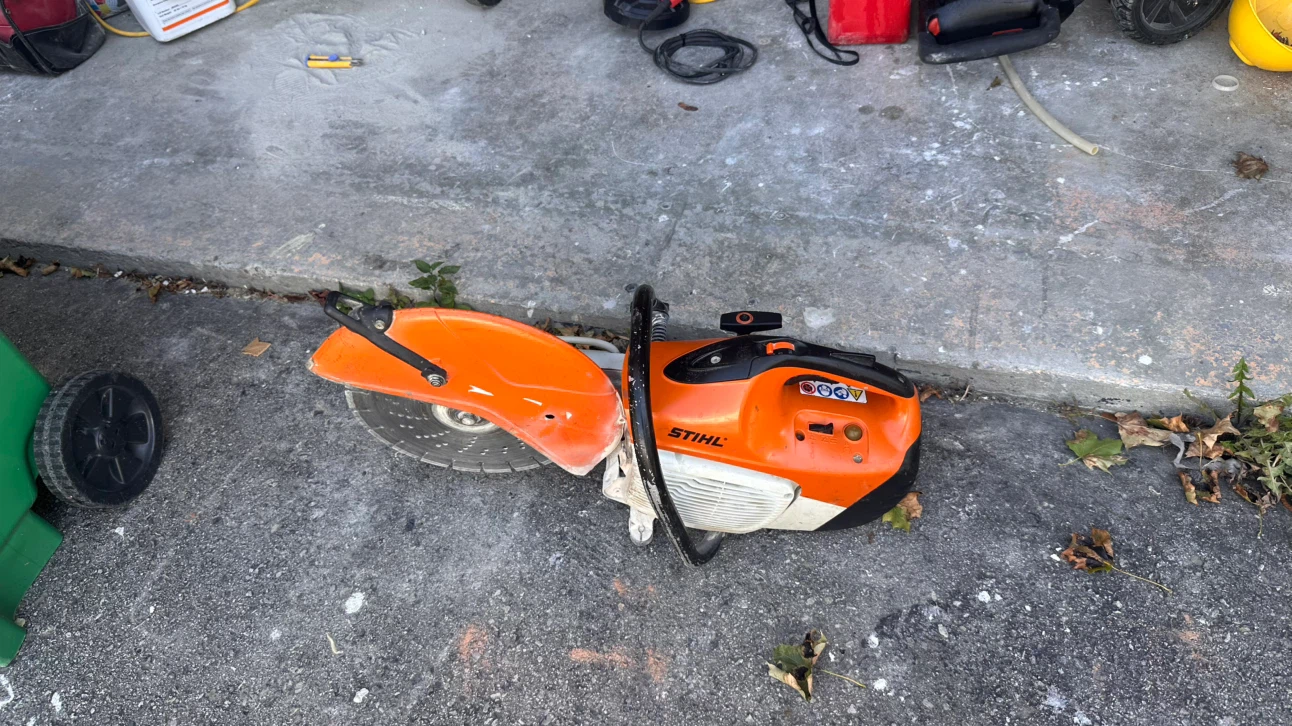 Concrete saw