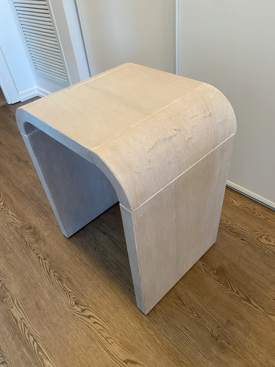 Modern Curved Wooden Side Table - photo 4