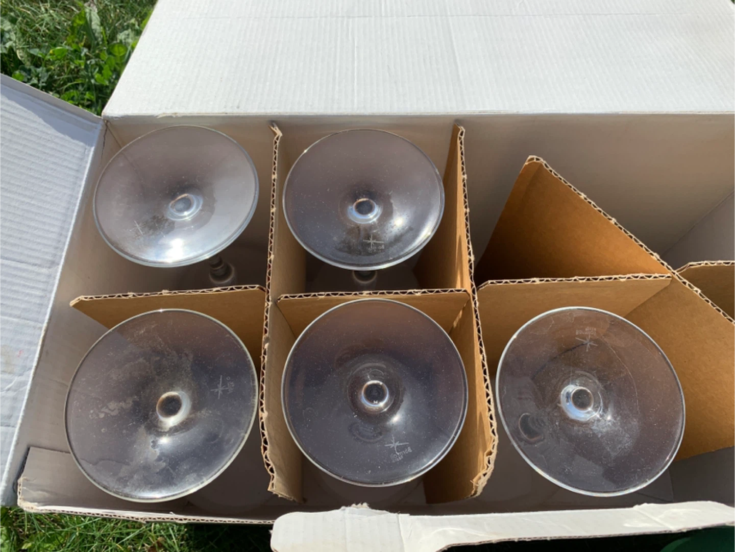5 NEW Wine Glasses. In the box - photo 2