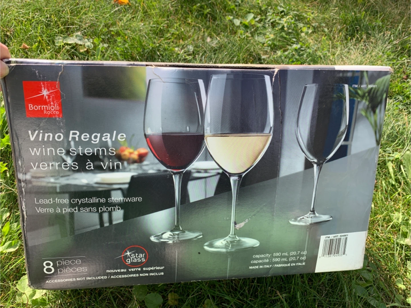 5 NEW Wine Glasses. In the box