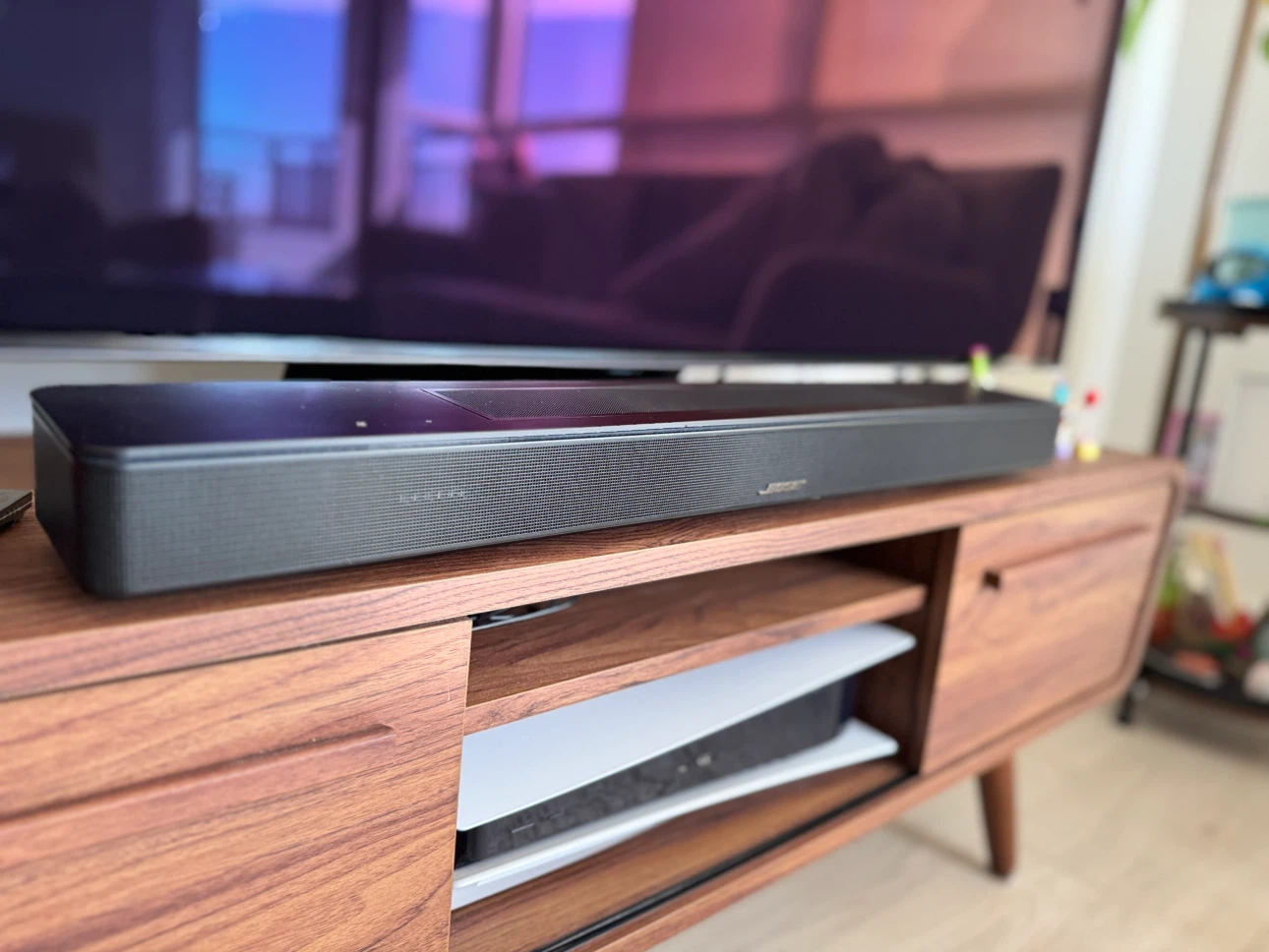 Samsung OLED Tv-Bose soundbar-Tv stand - photo 2